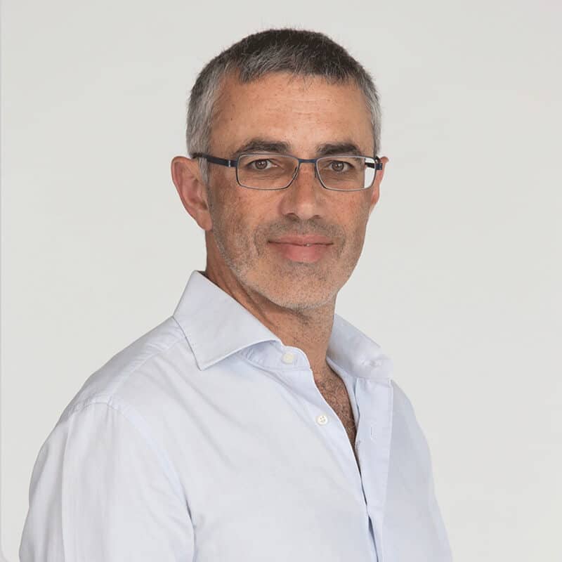 Проф. Андрей Кейдар — специалист по хирургии печени, желчевыводящих путей и поджелудочной железы (HPB), а также сложной лапароскопической хирургии; лечение опухолей и сложных заболеваний органов брюшной полости.